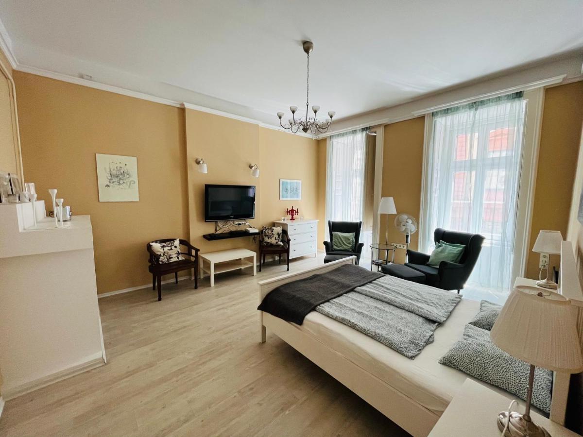 Academy Home - Elegant Place Next To The Parliament Budapest Bagian luar foto