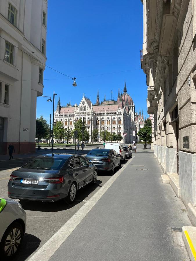 Academy Home - Elegant Place Next To The Parliament Budapest Bagian luar foto