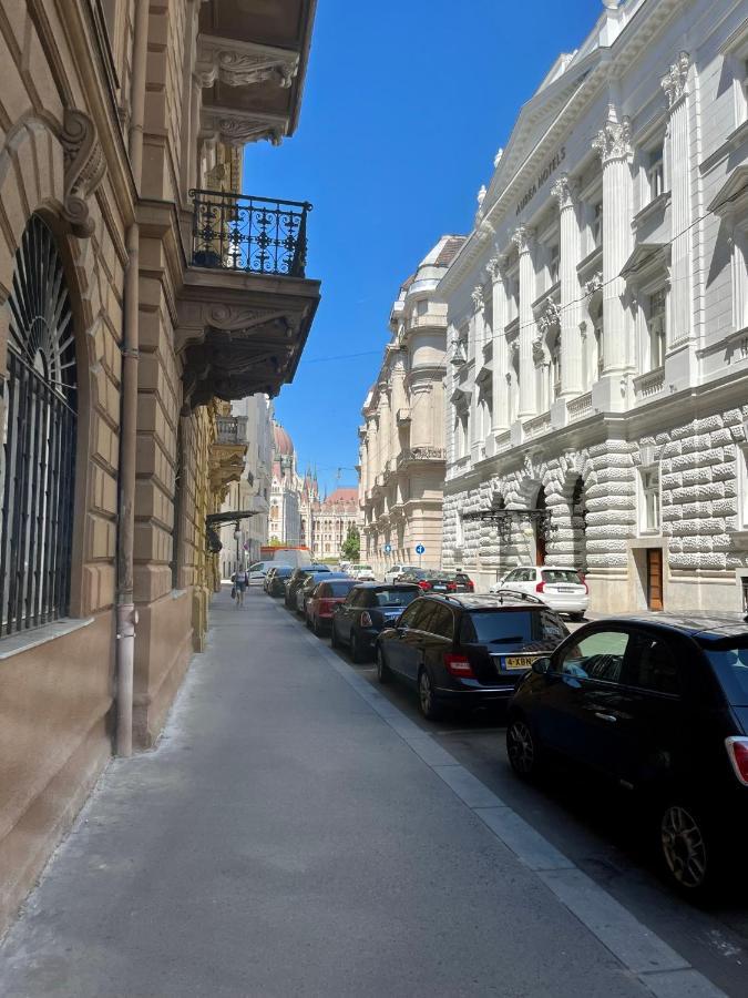 Academy Home - Elegant Place Next To The Parliament Budapest Bagian luar foto